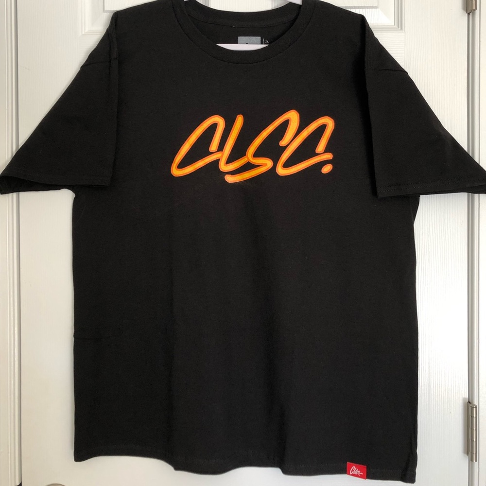 Men’s CLSC Life script logo T-shirt. Size Xl NWOT